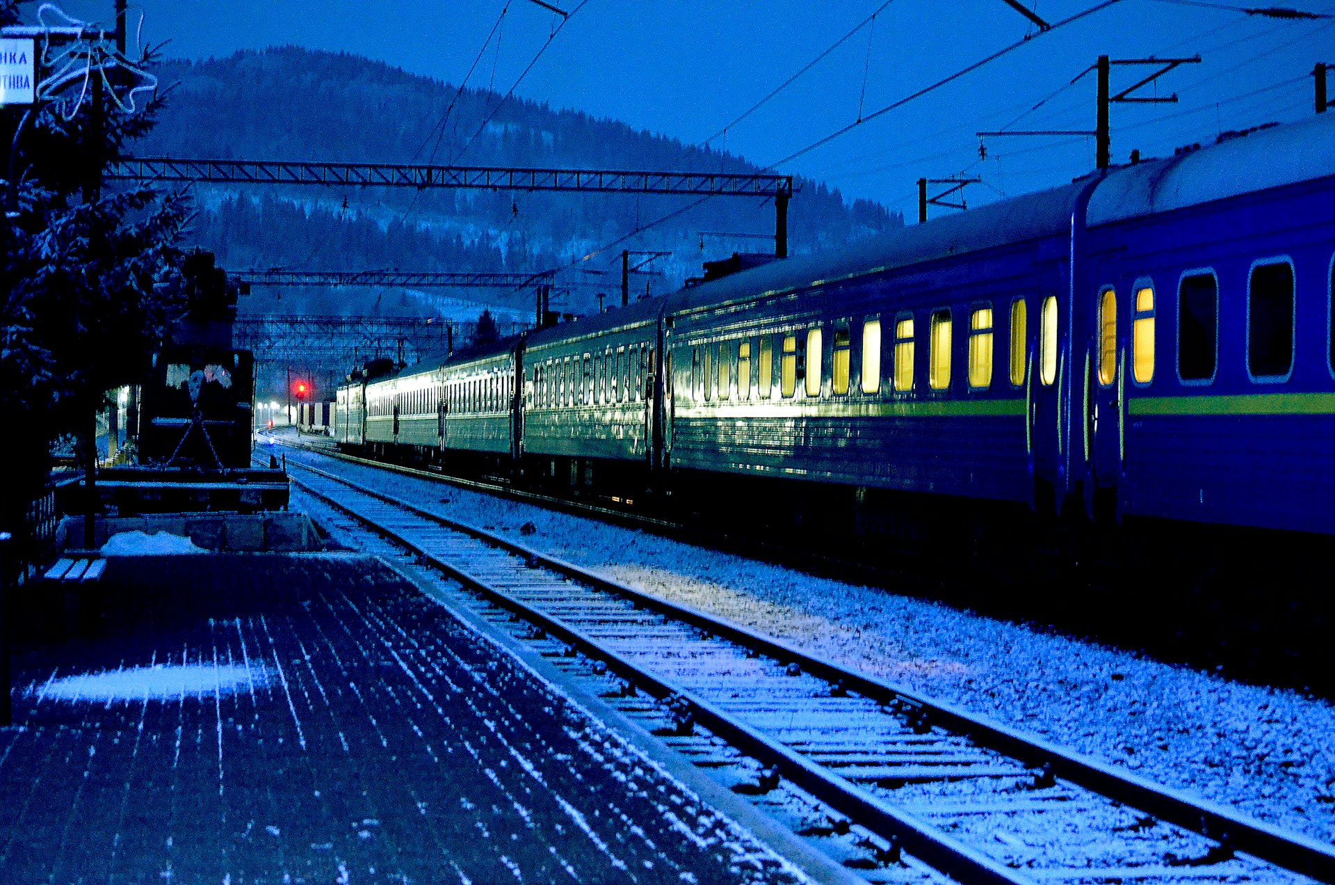 a train on the railway tracks